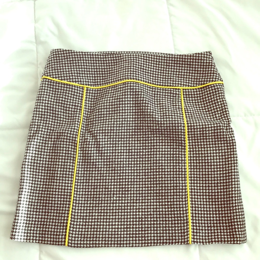 Houndstooth Mini Skirt. Sz 2. NWOT