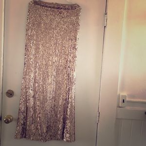 Lulu’s maxi sequin skirt