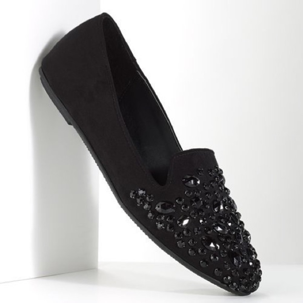 TODAY ONLY🎉 Vera Wang black studded flats