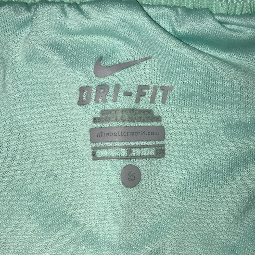 Nike running shorts - Picture 3 of 3