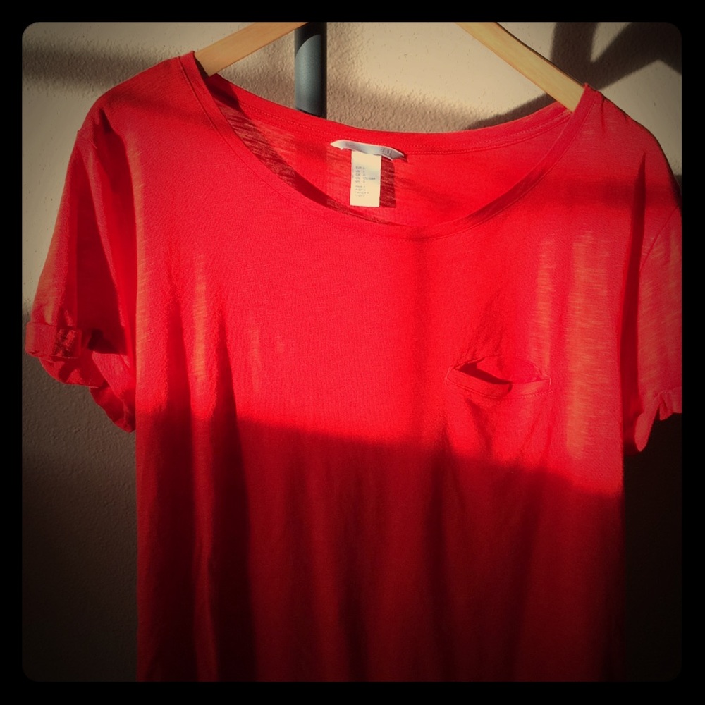 H&M Top DONATING SATURDAY