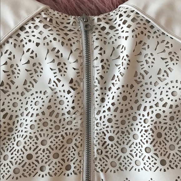 Laser Cut Vegan leather Dolce Vita top - Picture 4 of 4
