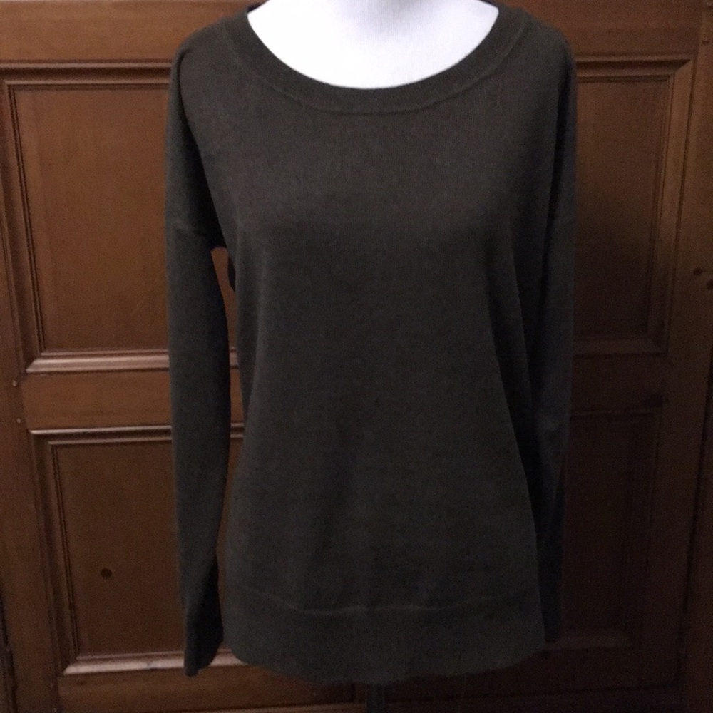 GAP sweater