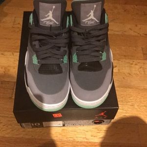 Jordan retro 4s