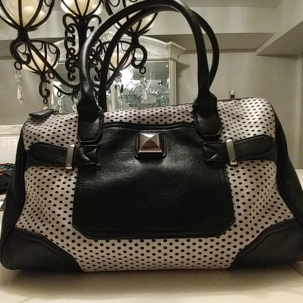 Charming Charlie's black&white handbag - Picture 2 of 5