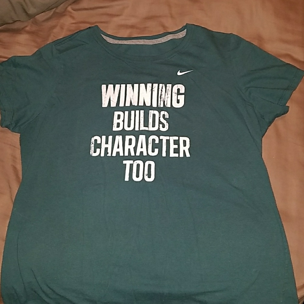 Nike women's short sleeve tshirt