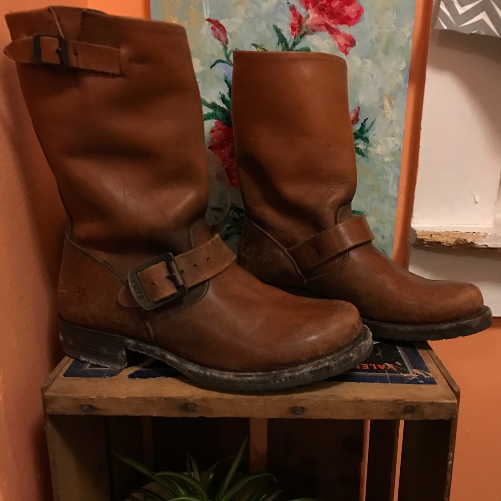 Frye Veronica Short NWOT