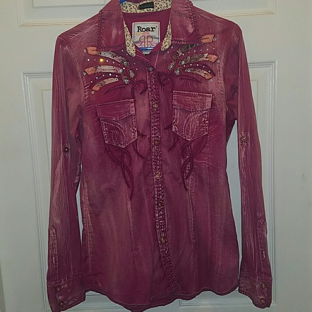 Women's Roar button down