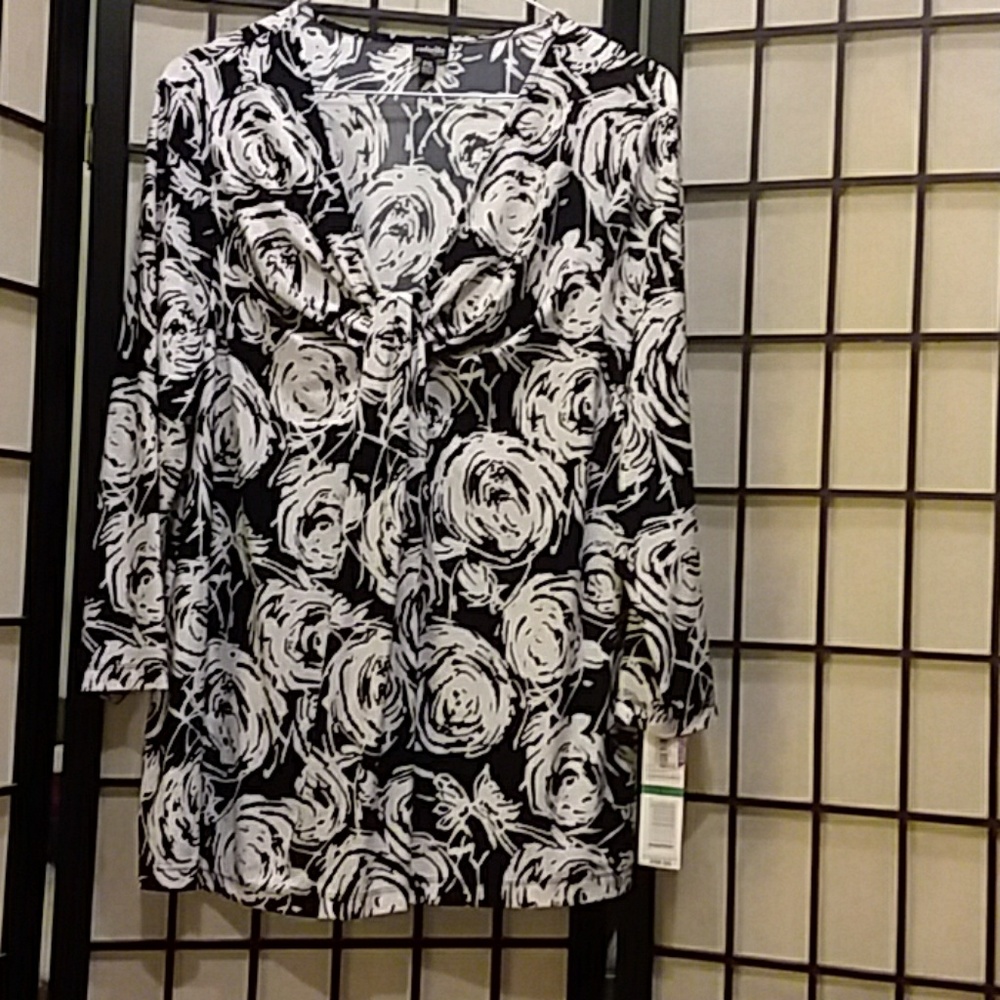 Blouse - Picture 2 of 2