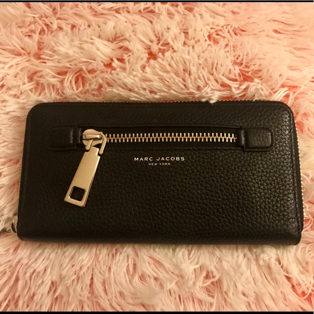 Marc Jacobs wallet