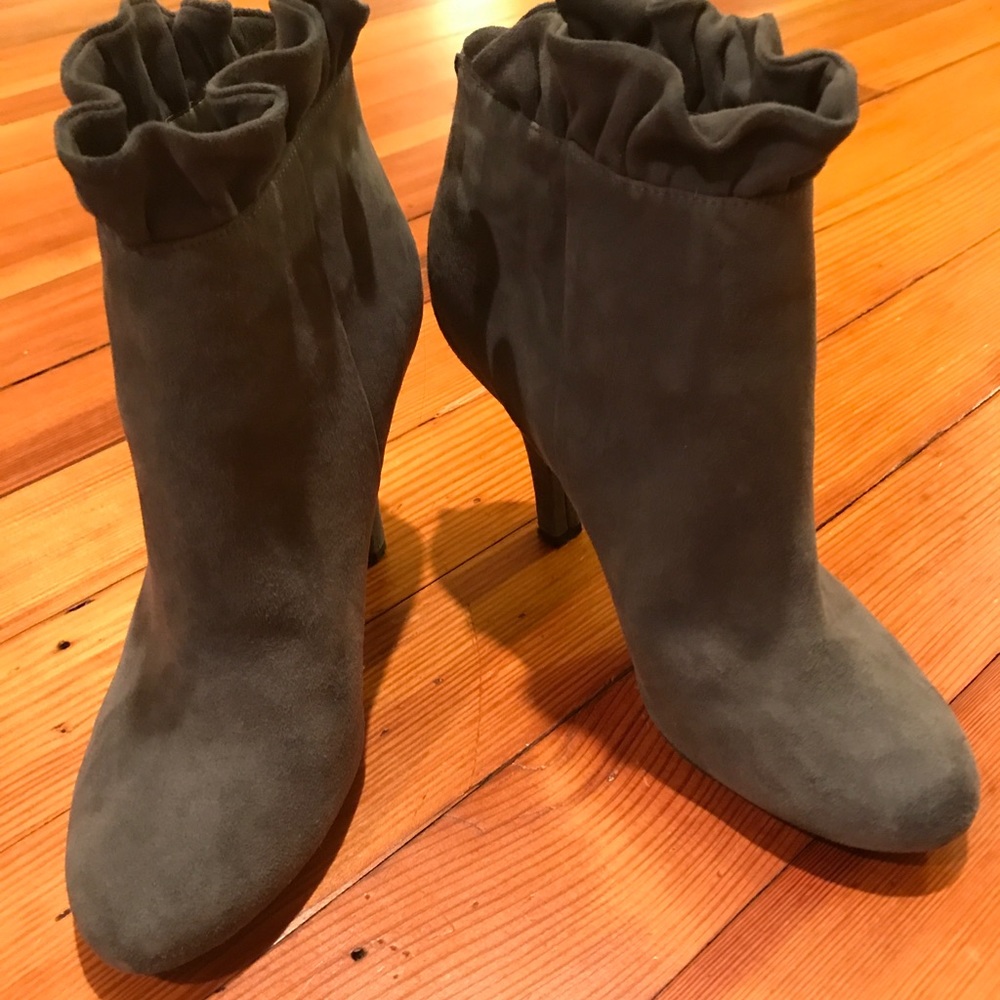 Adorable grey suede ruffle booties