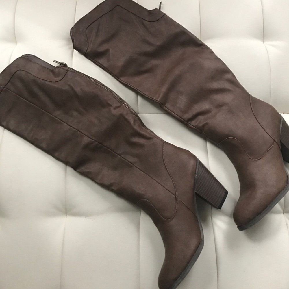 Womens brown heeled tall boots NEW!🤠