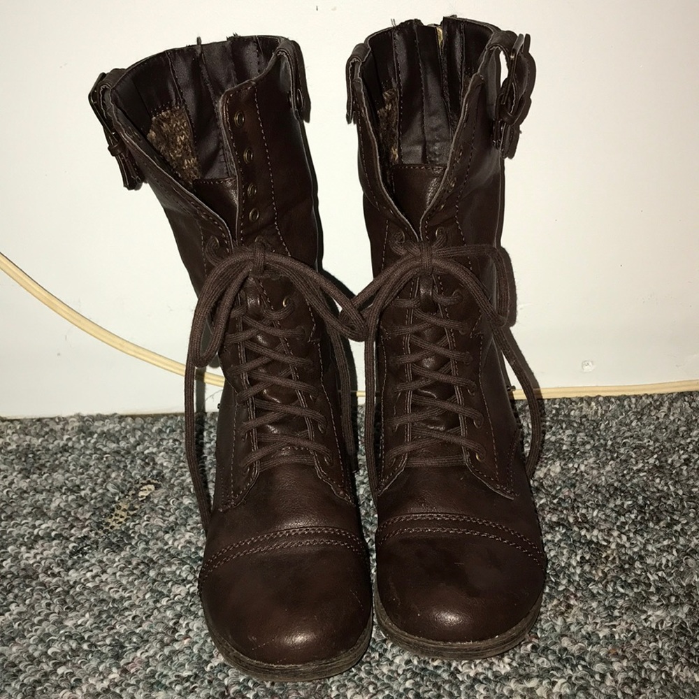 Lightly worn, brown-zip back-combat boots