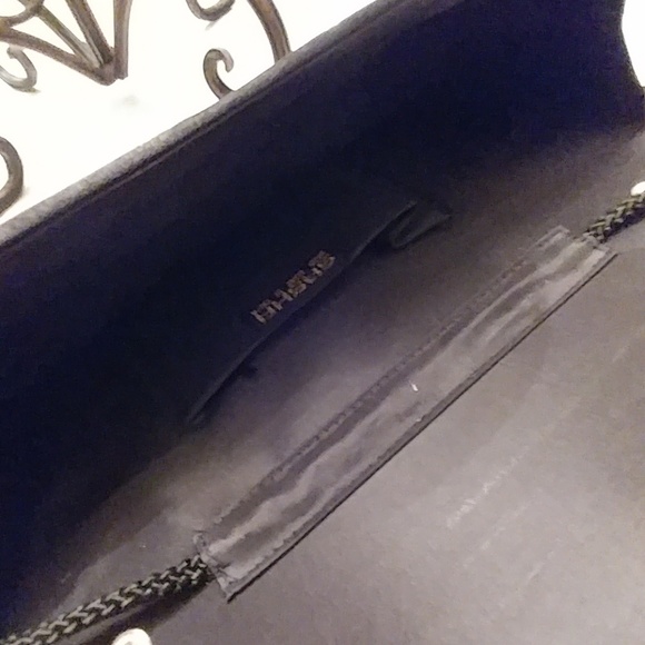 Vintage black clutch with floral beaded design - Picture 5 of 6