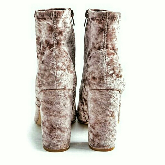 Lush Lilac Velvet Bootie NIB - Picture 3 of 7