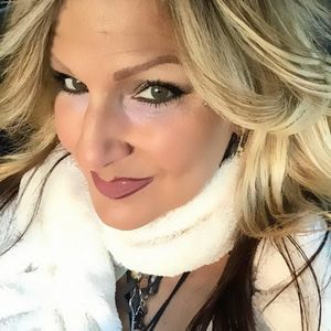 Meet your Posher, Ellen