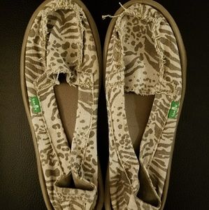 Sanuk slip on shoes