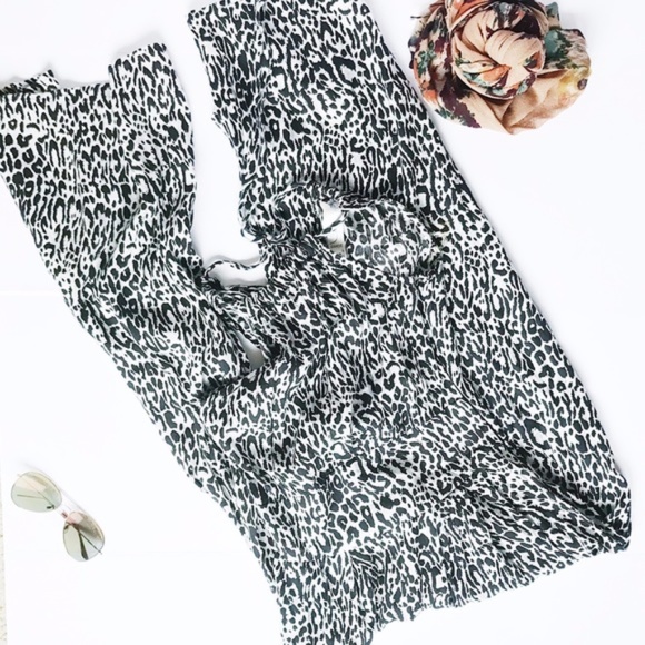 Gracie Halter Jumpsuit - Picture 3 of 3