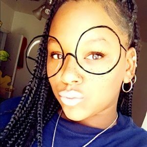 Meet your Posher, Malaika