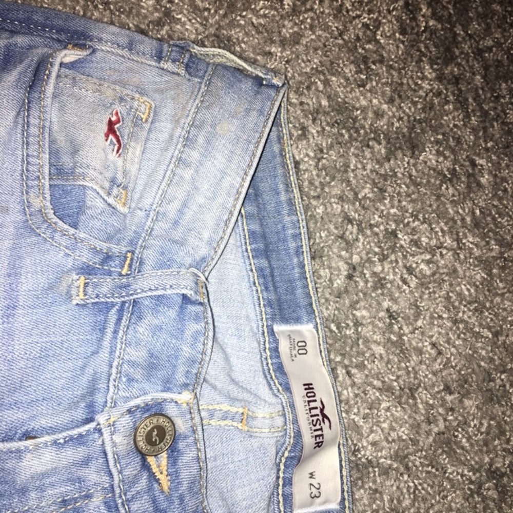Light wash hollister skinny jeans