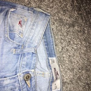 Light wash hollister skinny jeans