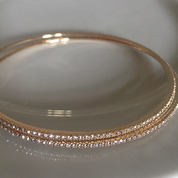 Crystal hoop earrings - Picture 4 of 6