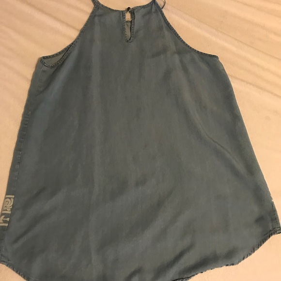 Top - Picture 2 of 3