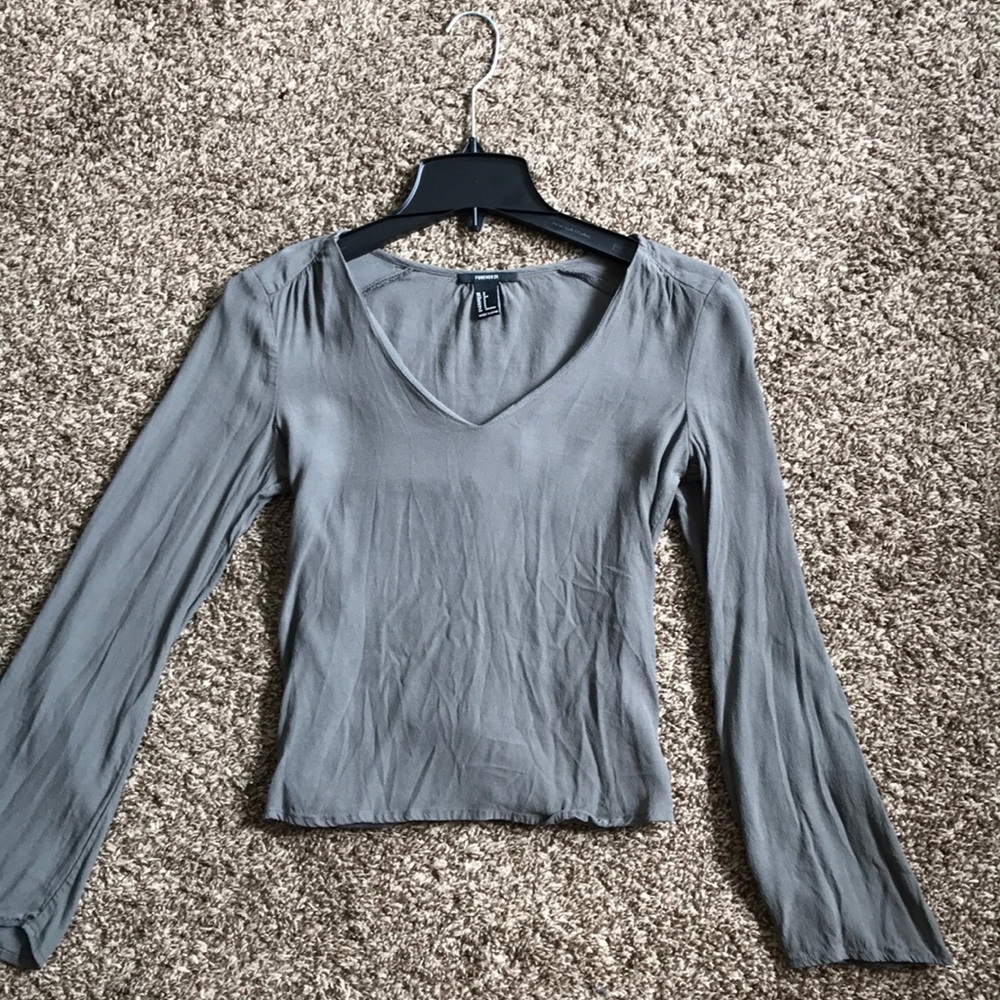 Slight bell sleeve top