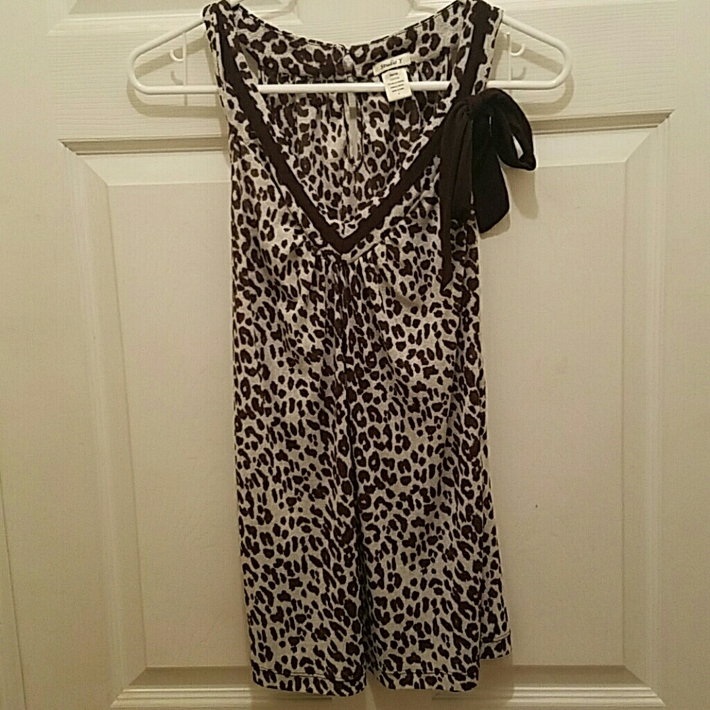 Leopard tank with bow detail