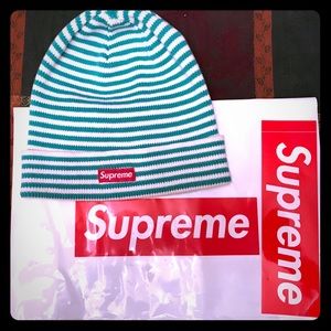 AUTHENTIC SUPREME BEANIE-NO TRADES, FIRM PRICE