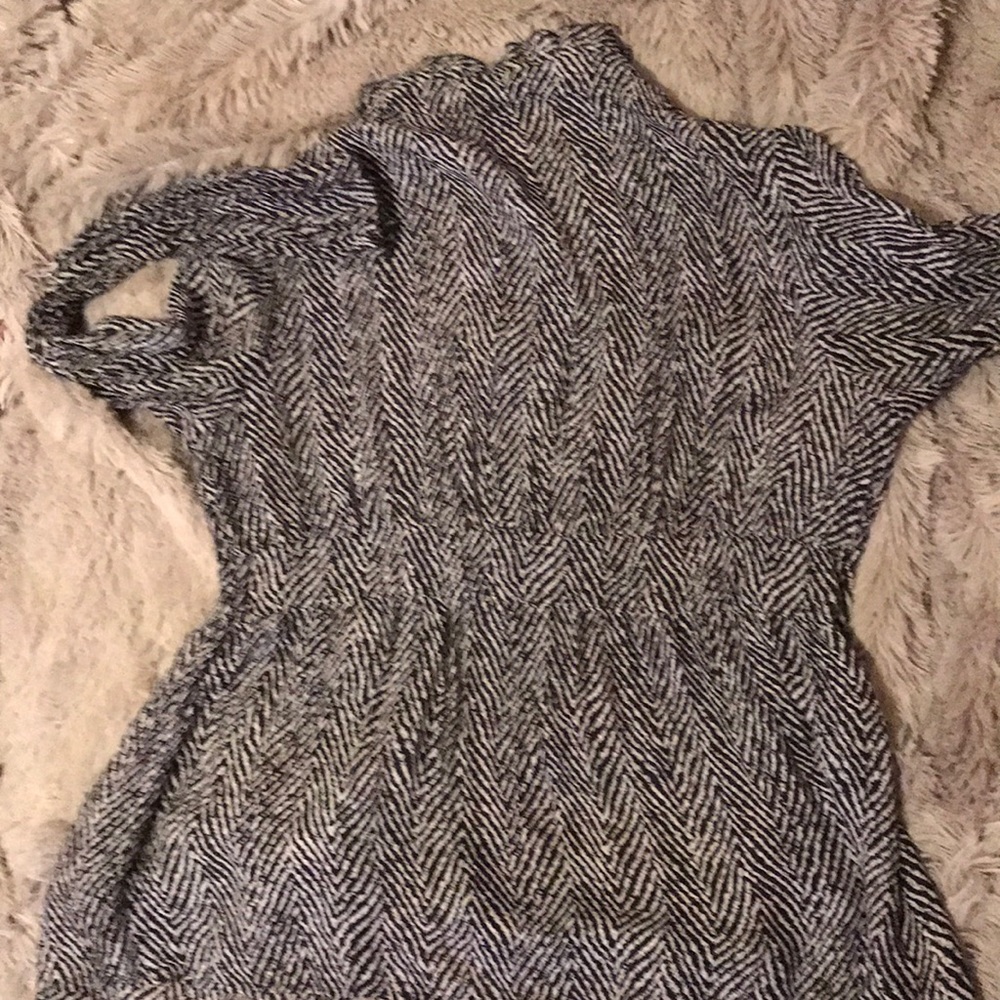 Top - Picture 3 of 4