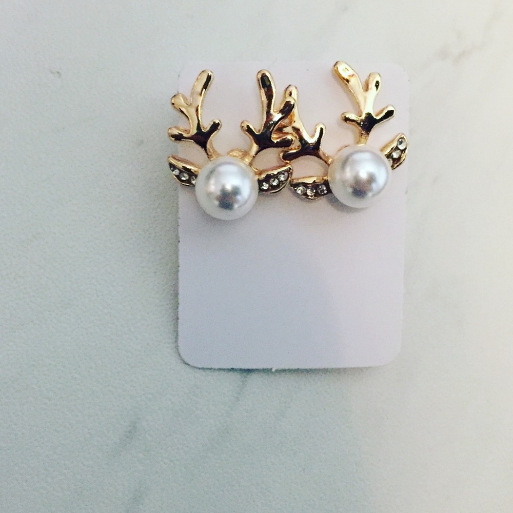 Reindeer Pearl Earrings