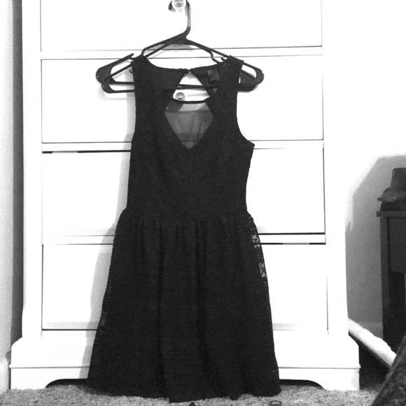 Beautiful Black Dress - Picture 1 of 4