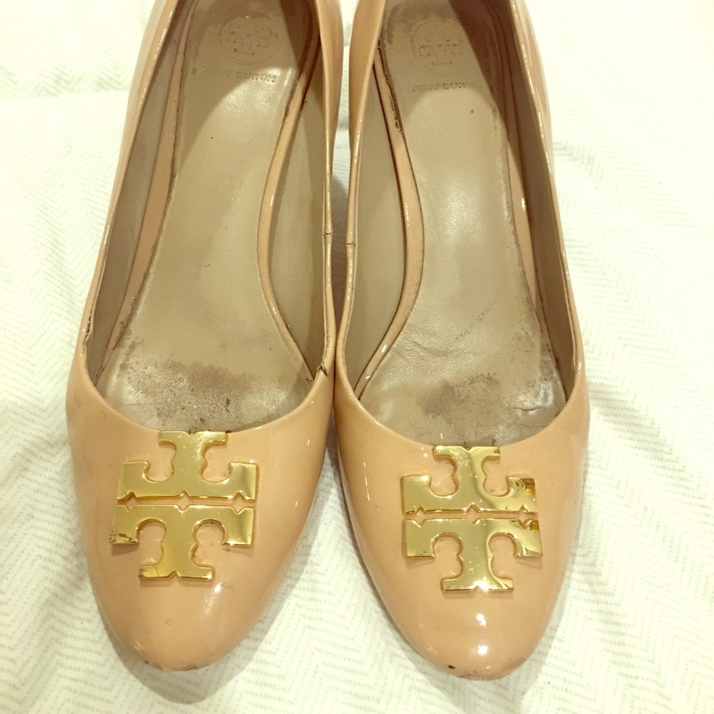 Tory Burch Tan Patent Pumps