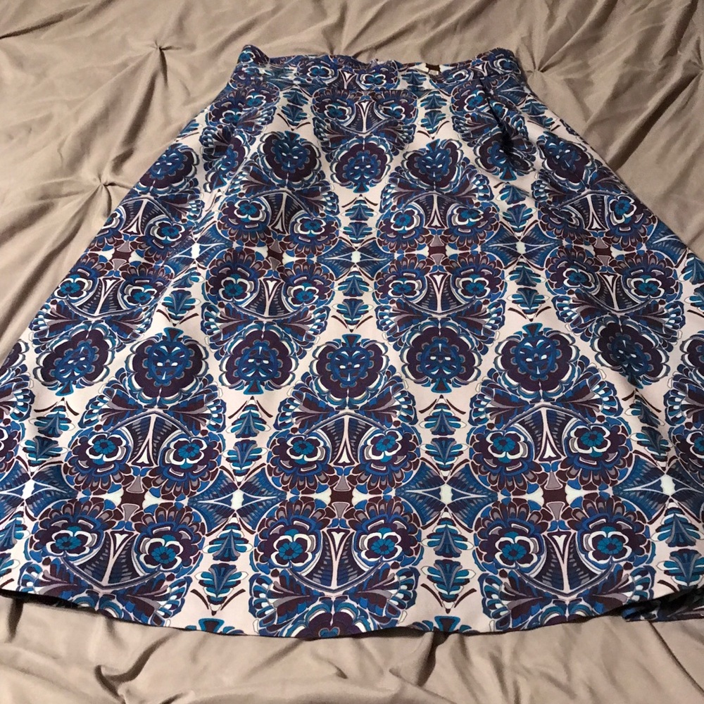 Eva Mendes skirt.