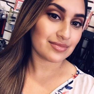 Meet your Posher, Fatima