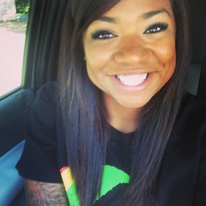 Meet your Posher, Lace