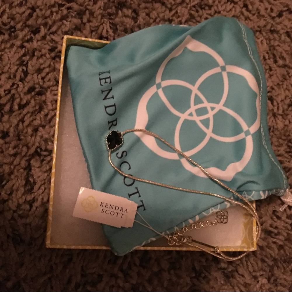 Mara Kendra Scott Necklace
