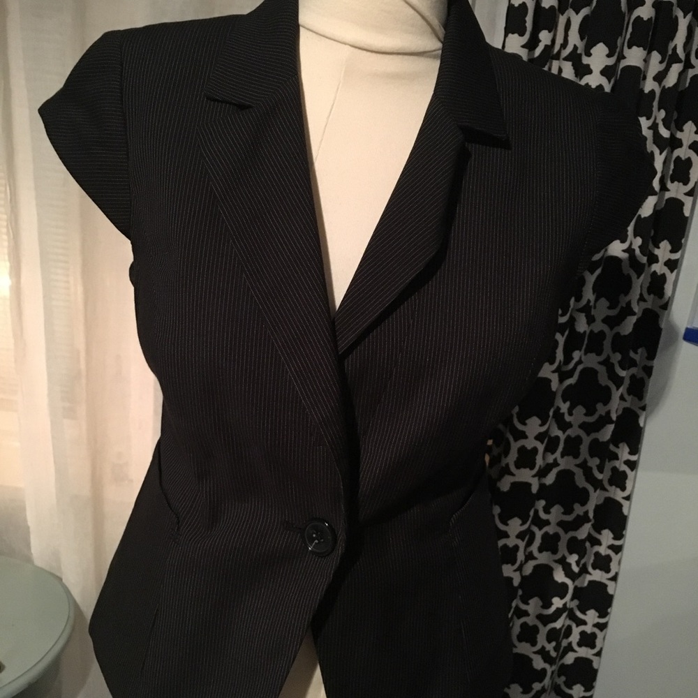 Ann Taylor short sleeve black blazer