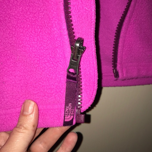 GIRLS NORTH FACE JACKET - Picture 2 of 6
