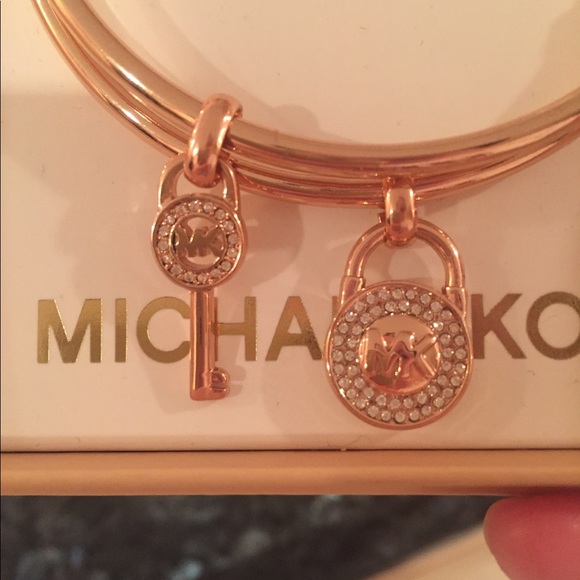 Michael Kors Key & Locket RoseGold Bangle Bracelet - Picture 3 of 5