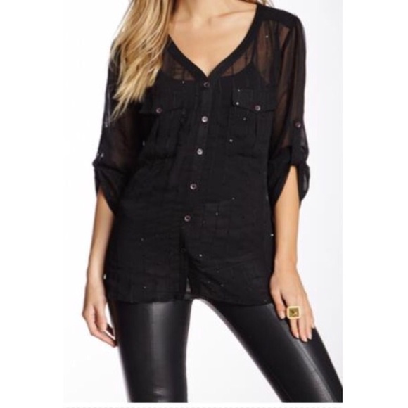 Tops - SALE ❗️SHEER BLOUSE