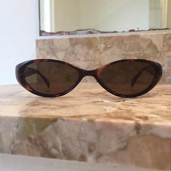Vintage Tommy Hilfiger sunglasses - Picture 3 of 4