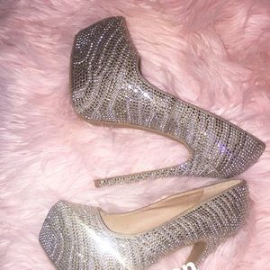 Steve Madden pumps 6.5
