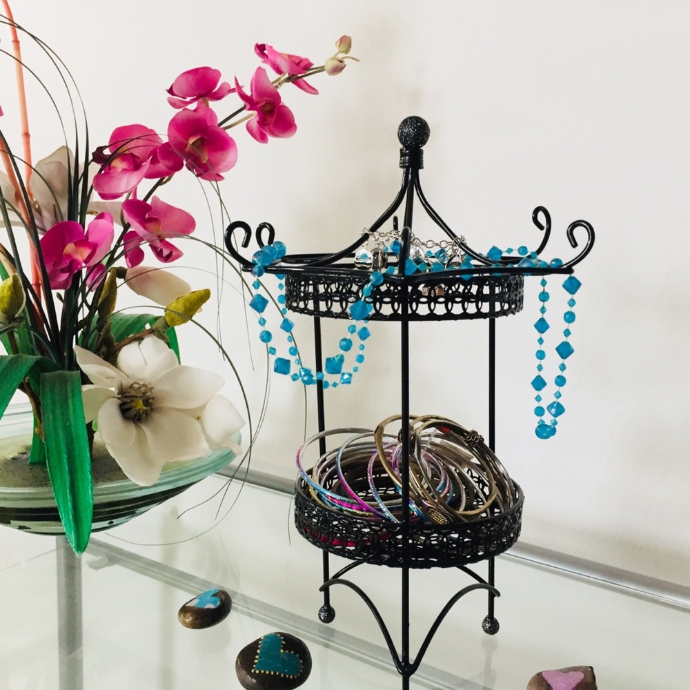 Black Gazebo Jewelry Stand