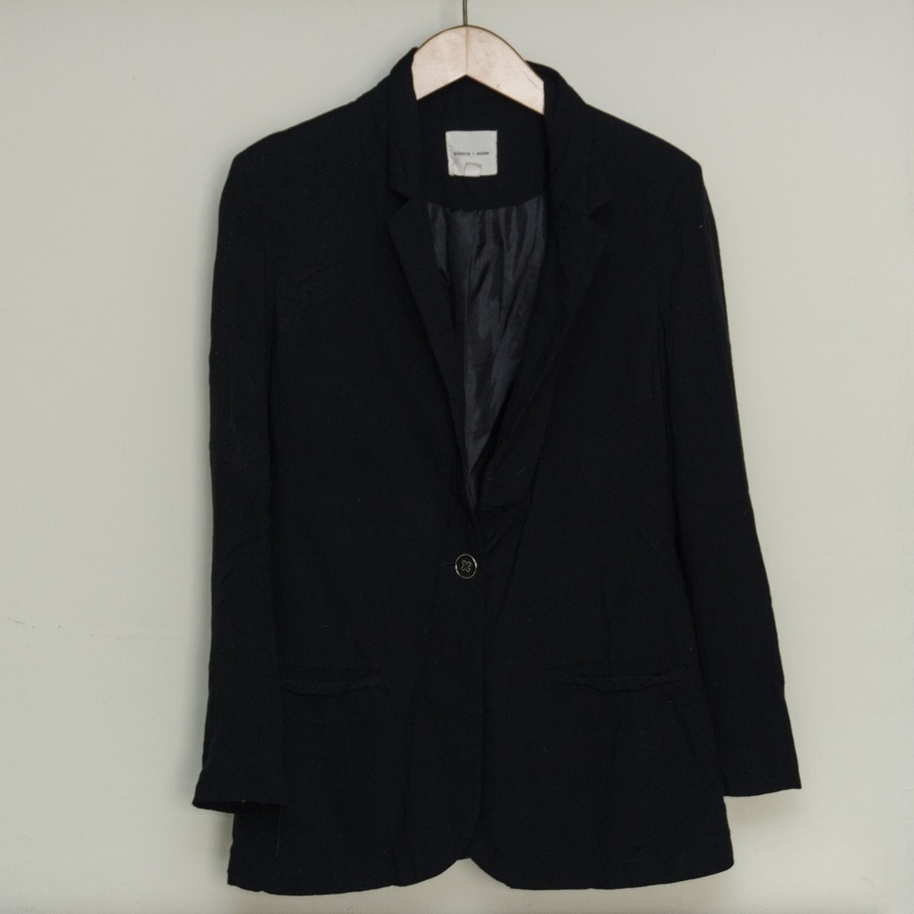 URBAN OUTFITTERS Long black blazer