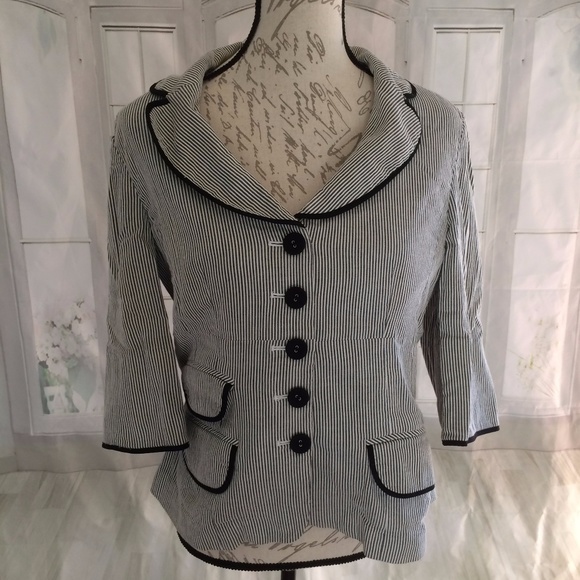 Larry Levine Jackets & Blazers - Larry Levine Large Seersucker Elbow Blazer Final $