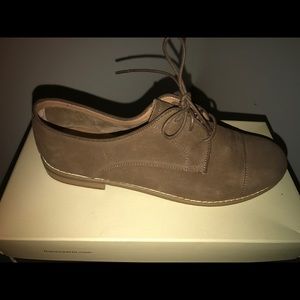 Tobacco brown leather upper shoes