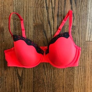 Cacique 42 DD Red Bra w/ Black Lace NWOT