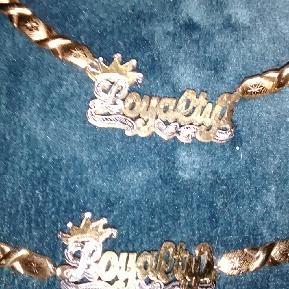 Loyalty name plate